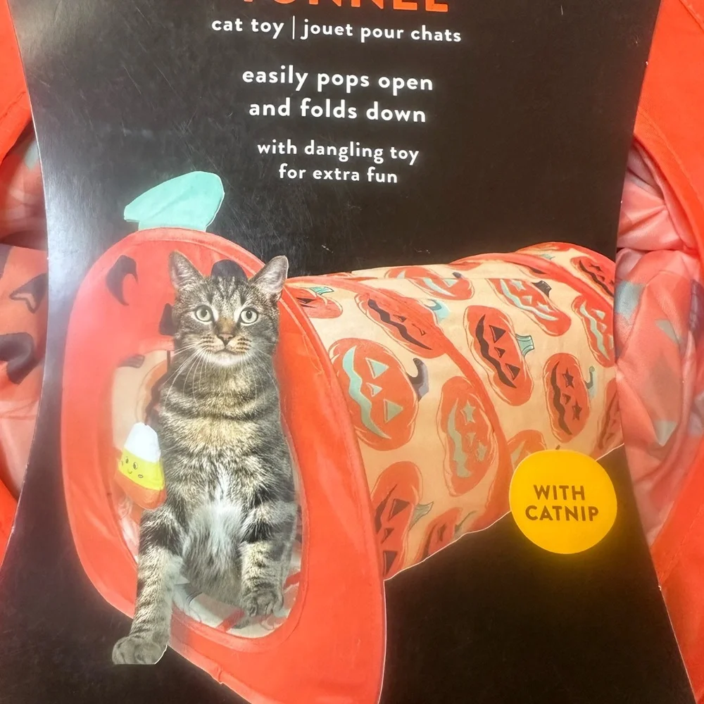 NWT Orange Pop-Up Tunnel Cat Toy with Catnip